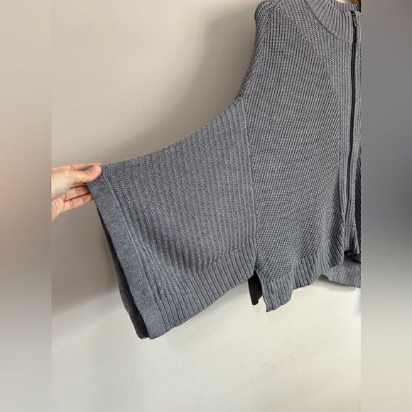 Lululemon Softer Still Wrap in Heathered in Asphalt Grey - Picture 7 of 12